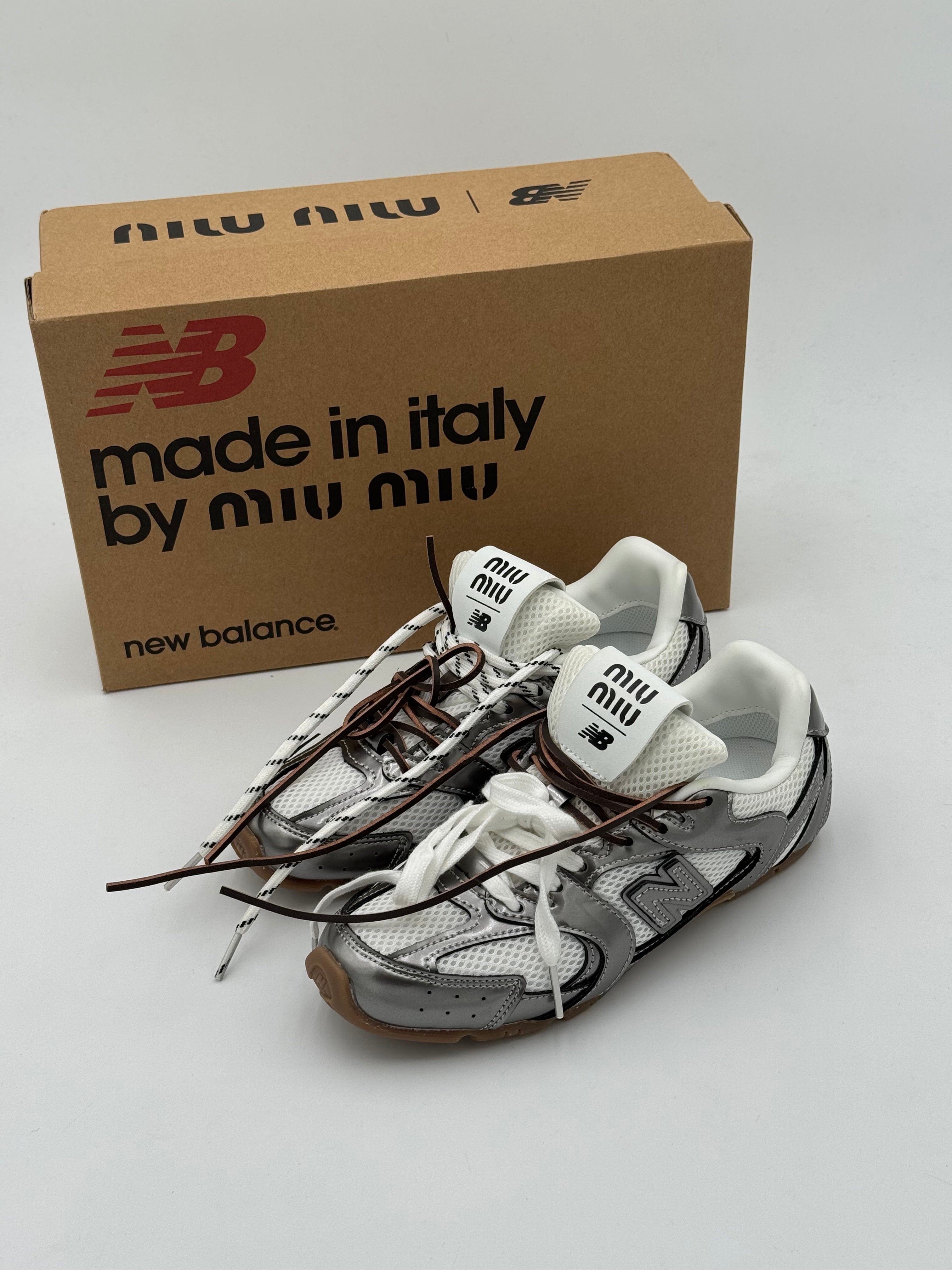 Sneakers new argento