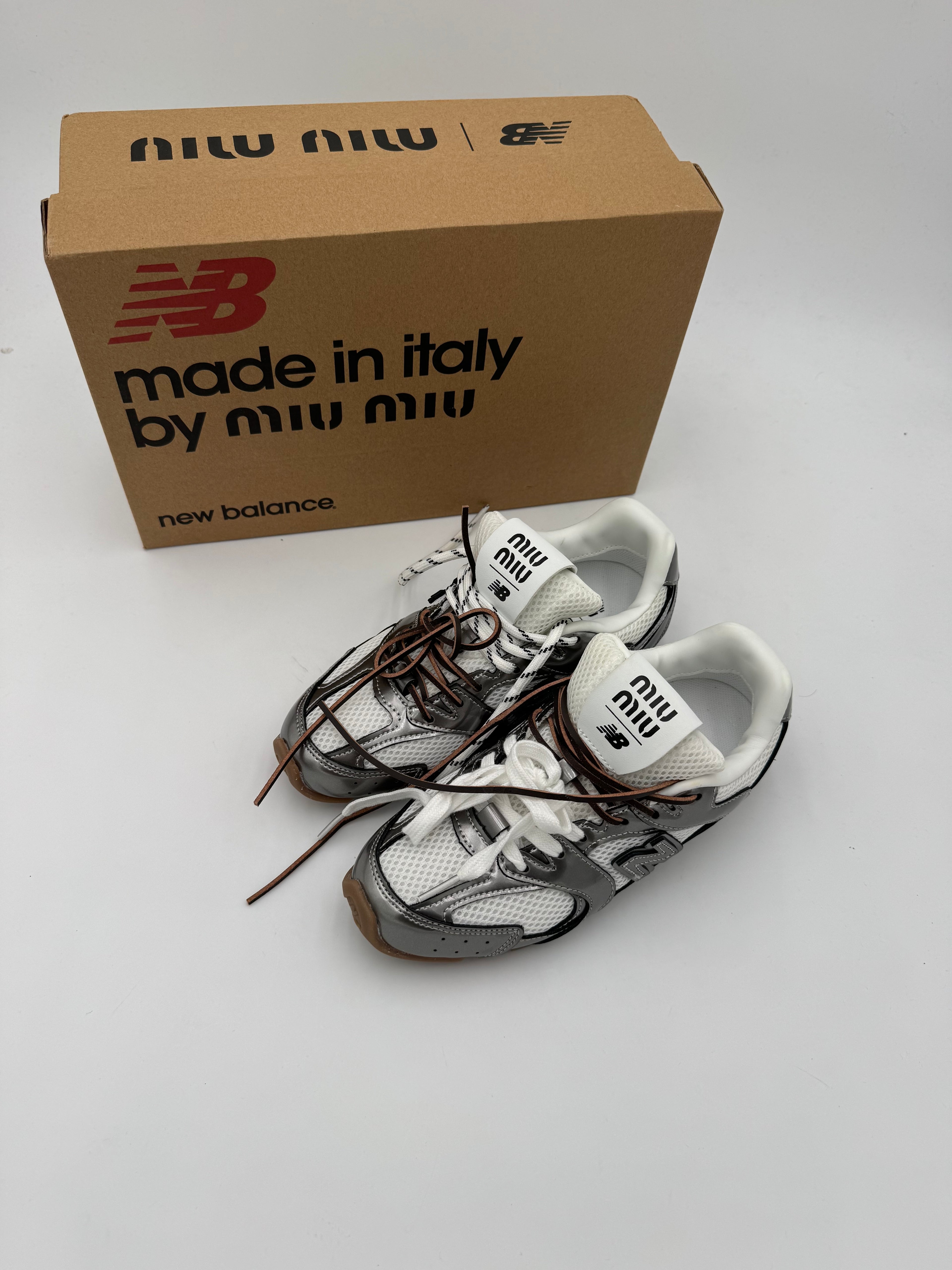 Sneakers new argento